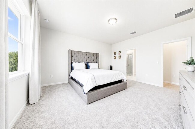 Building Photo - 3130 Norcott Dr
