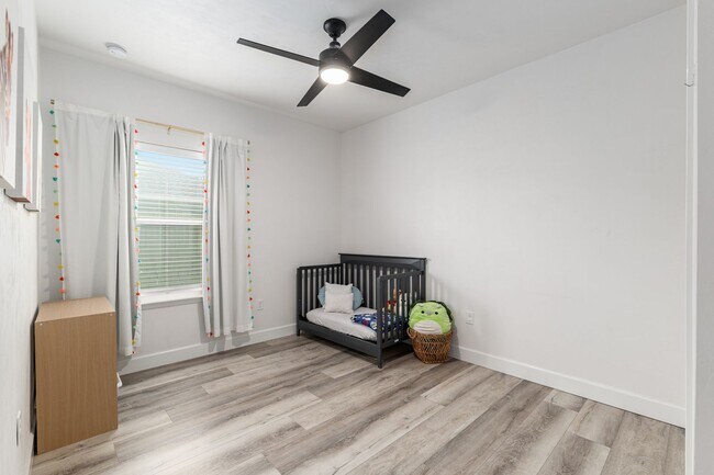 Building Photo - 4 BED 2 BATH in GRAND OAKS