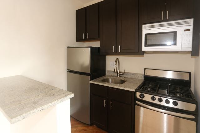 Building Photo - 4644 N Paulina St