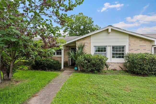 Building Photo - 13163 High Star Dr