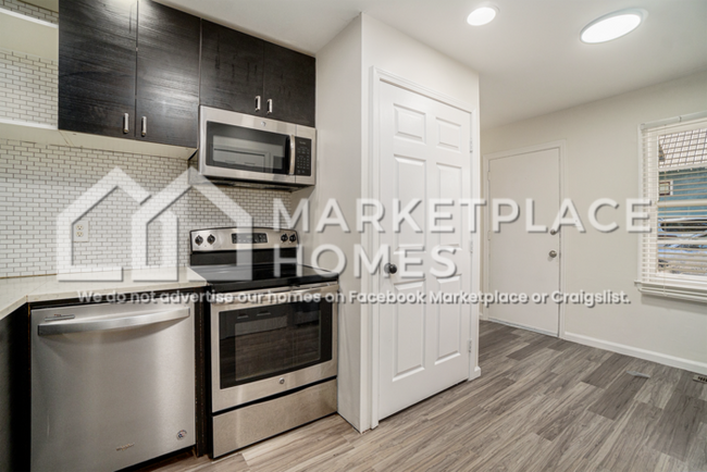 Building Photo - 519 Woodward Ave SE