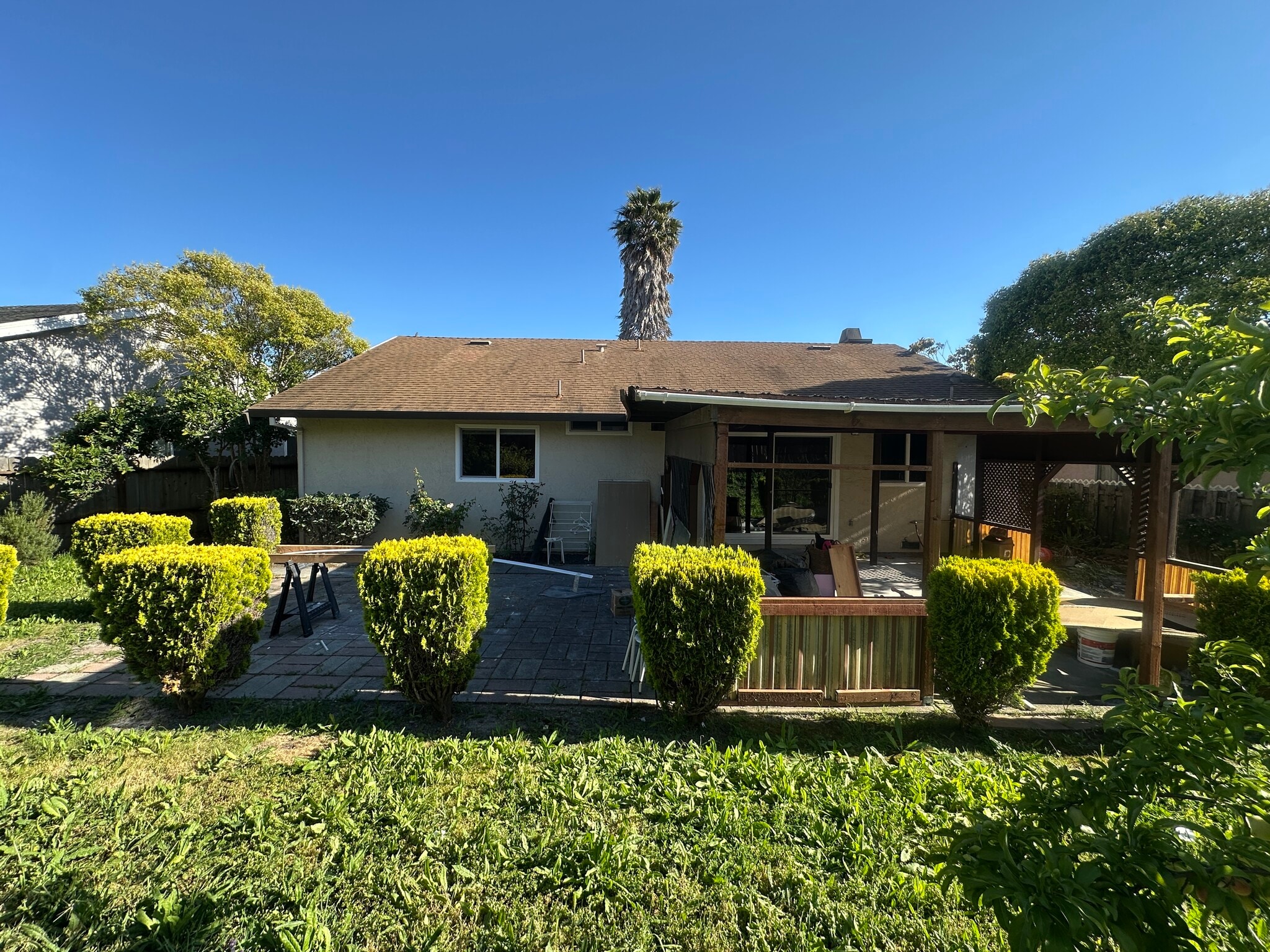 Building Photo - 1465 Madrone Way