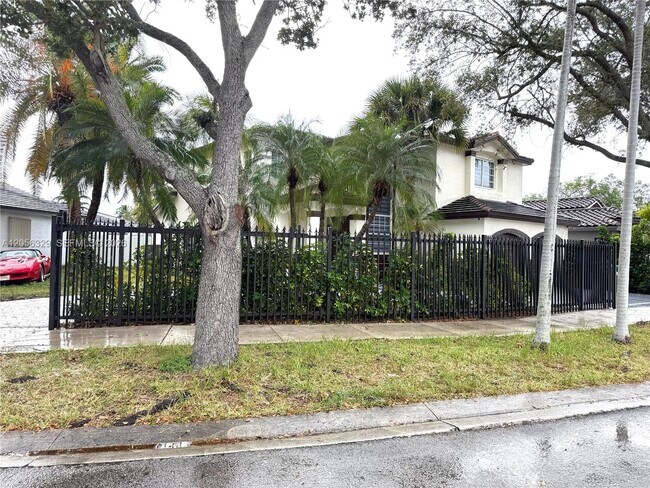 Building Photo - 9352 SW 155th Ave