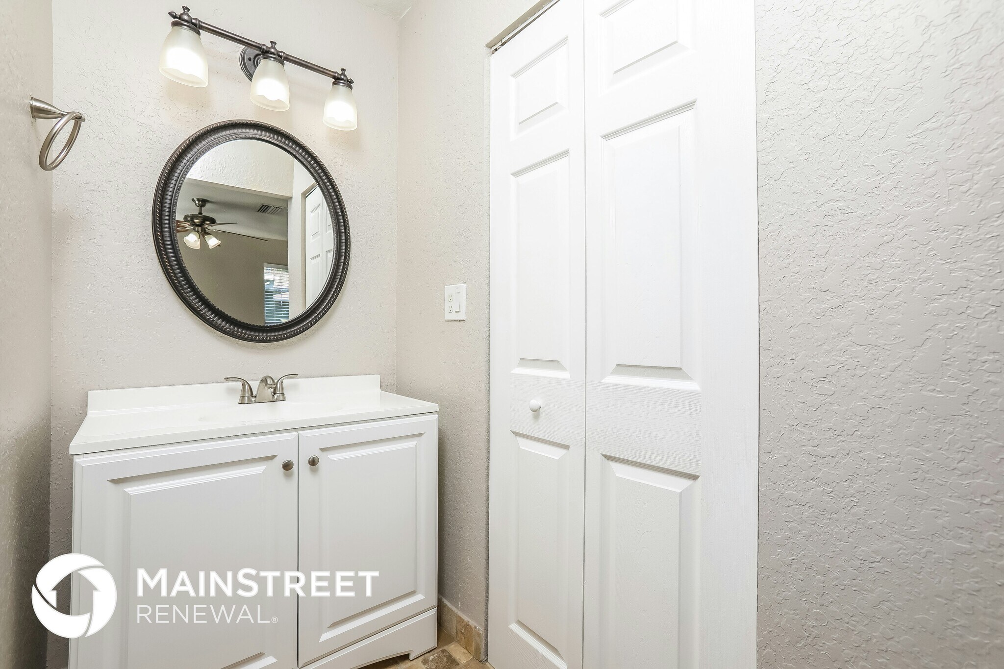 Building Photo - 1442 Lakecrest Dr