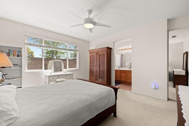 Building Photo - Adorable 3 bedroom 2 bath home