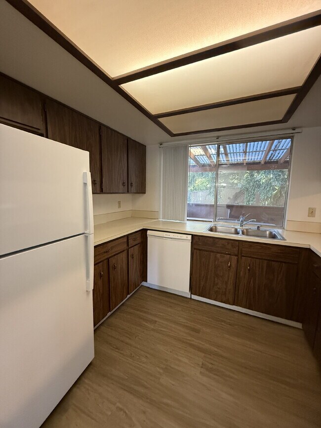 Building Photo - "Charming 3-Bedroom Home with Cozy Firepla...