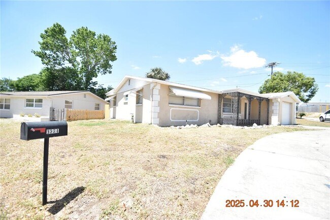 Building Photo - 3221 Topp Dr