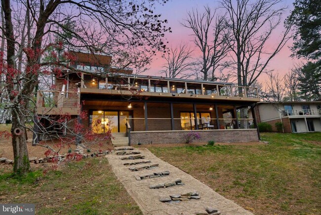 Building Photo - 11216 S Shore Rd