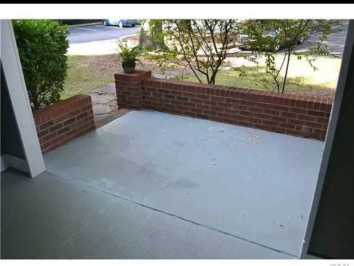 Building Photo - 1221 Westview Ln