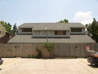 Building Photo - 3bd 2BA Townhouse for rent