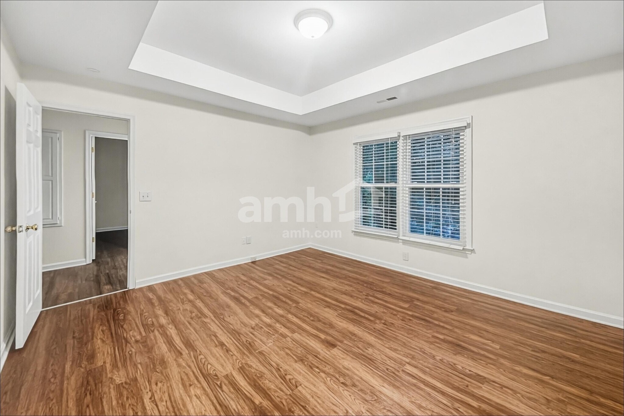 Building Photo - 4601 Heritage Woods Dr