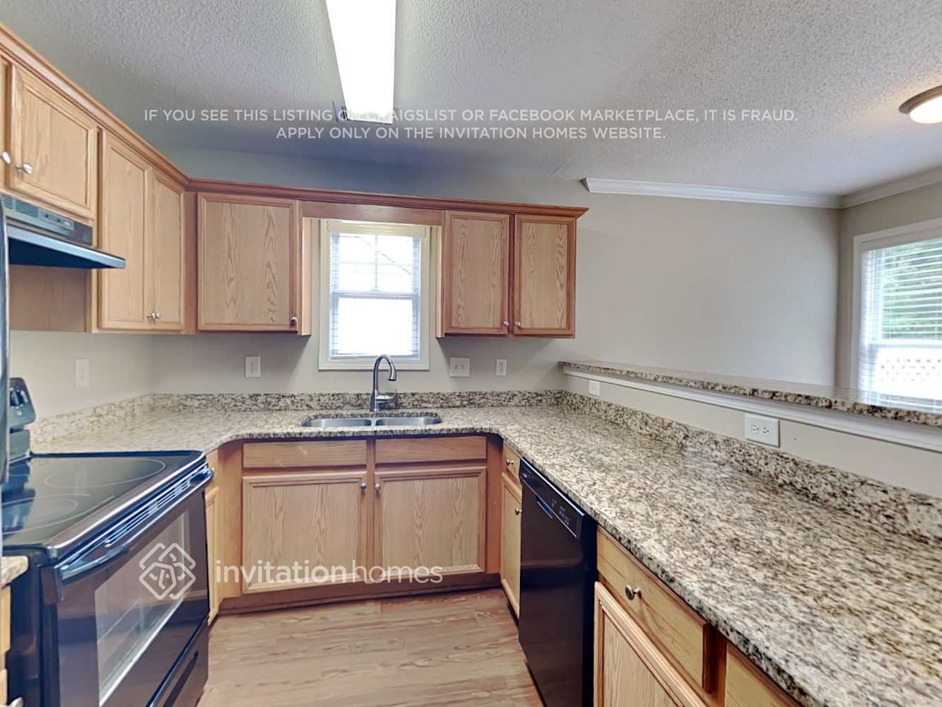 Building Photo - 3816 Pine Village Pl