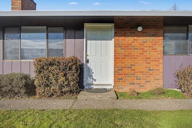 Building Photo - 421-423 Toliver Rd