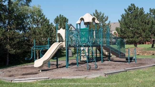 Building Photo - Eagle Creek Townhome available March 16th!