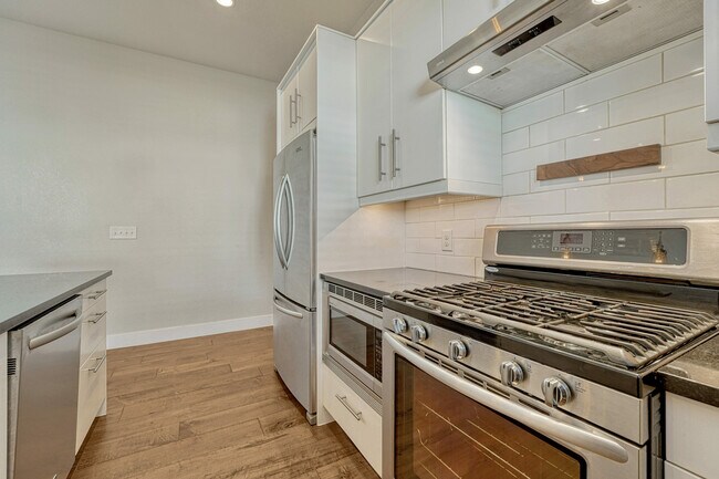 Building Photo - 534 S Lincoln St