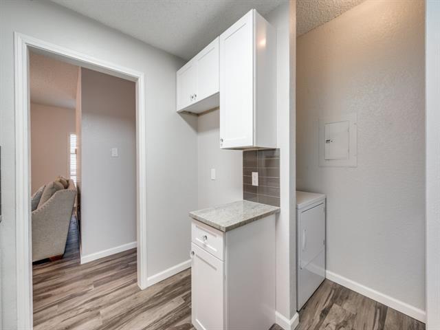 Building Photo - 1603 Marsh Ln