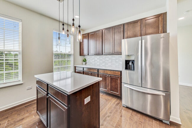 Building Photo - 598 Station Park Cir