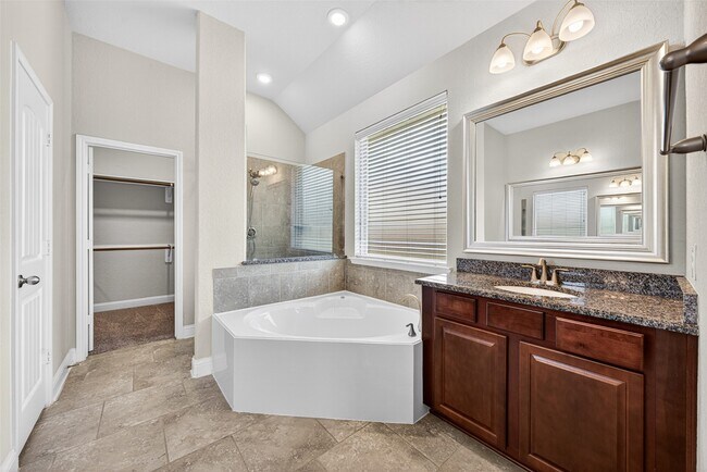 Building Photo - 19202 Presa Canyon Dr