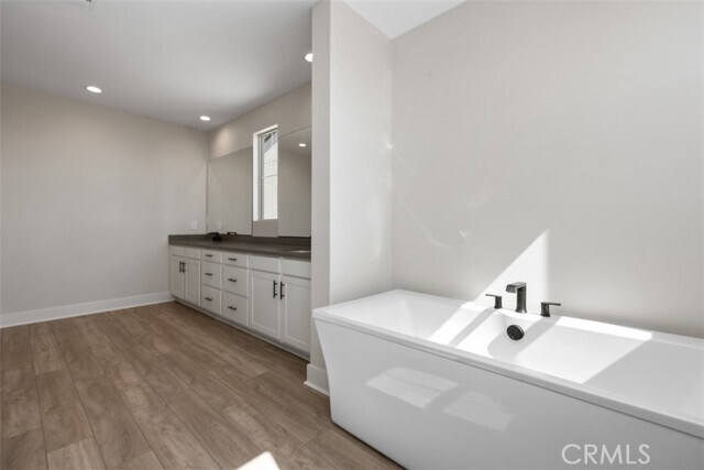 Building Photo - 9355 Astor