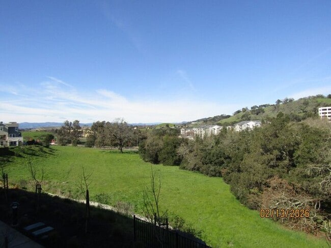 Building Photo - Luxury Living in Fountaingrove Wine Country/ Excellent location with rare views/ Fully upgraded i...