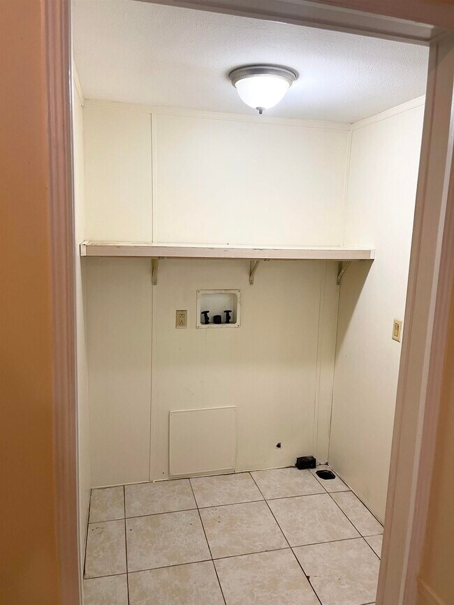 Building Photo - 5445 Fallow Ln