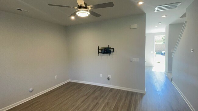Building Photo - 5549 Wenrich Dr