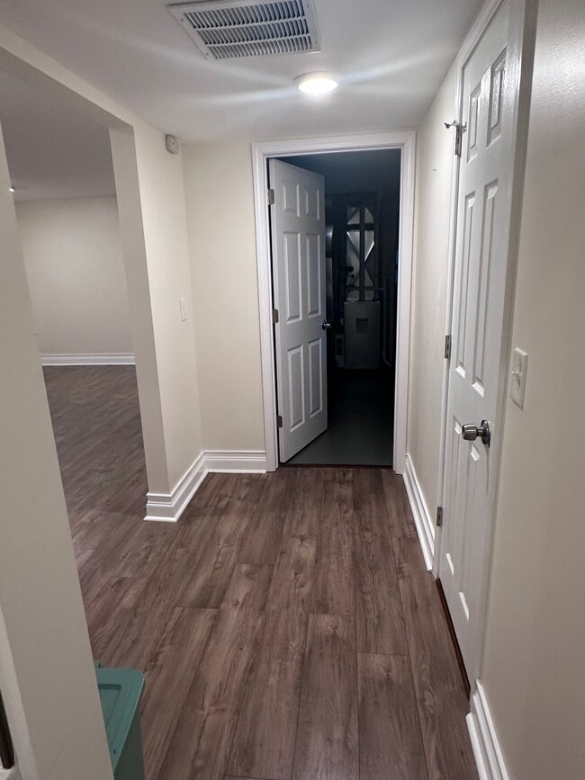 Building Photo - 1200 Algonquin Rd