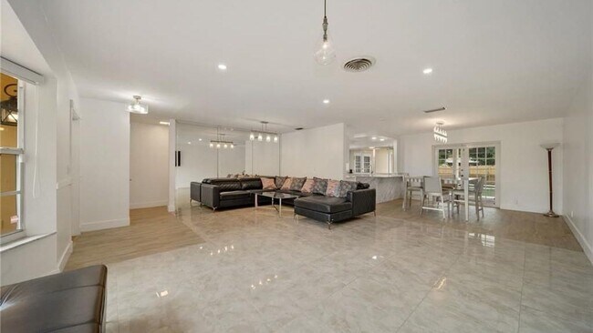 Building Photo - 4115 Madison St