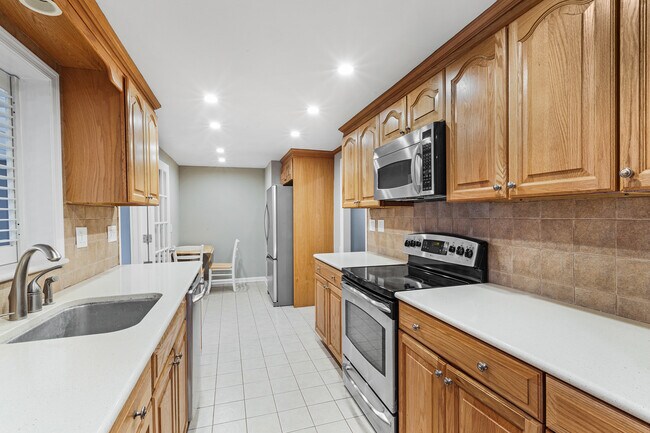 Kitchen - 27 Hillcrest Rd