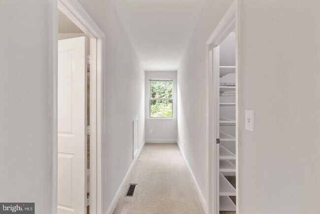 Building Photo - 4600 Potomac Highlands Cir