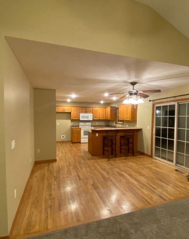 Building Photo - 4 Bed 2 Bath Home in Nixa!!