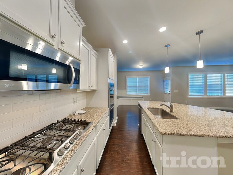 Building Photo - 1716 Great Rd