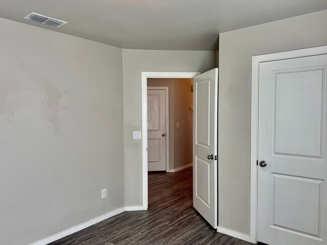 Building Photo - 2121 N Avenue J