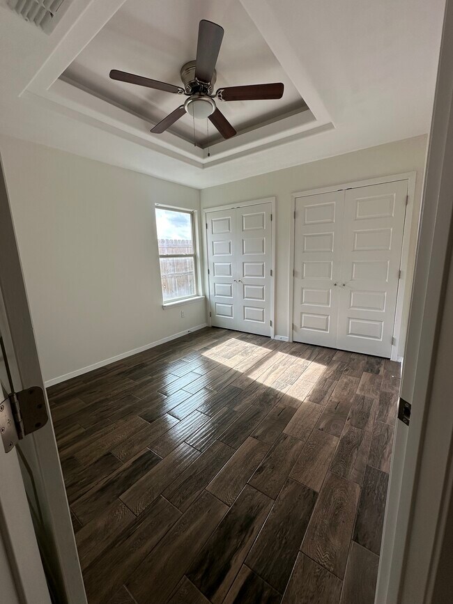 Guest Room - 2804 Wolverine St