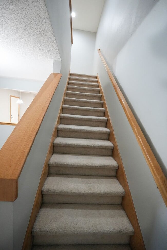 Building Photo - Spacious 2-Bedroom Townhome in Prime West ...