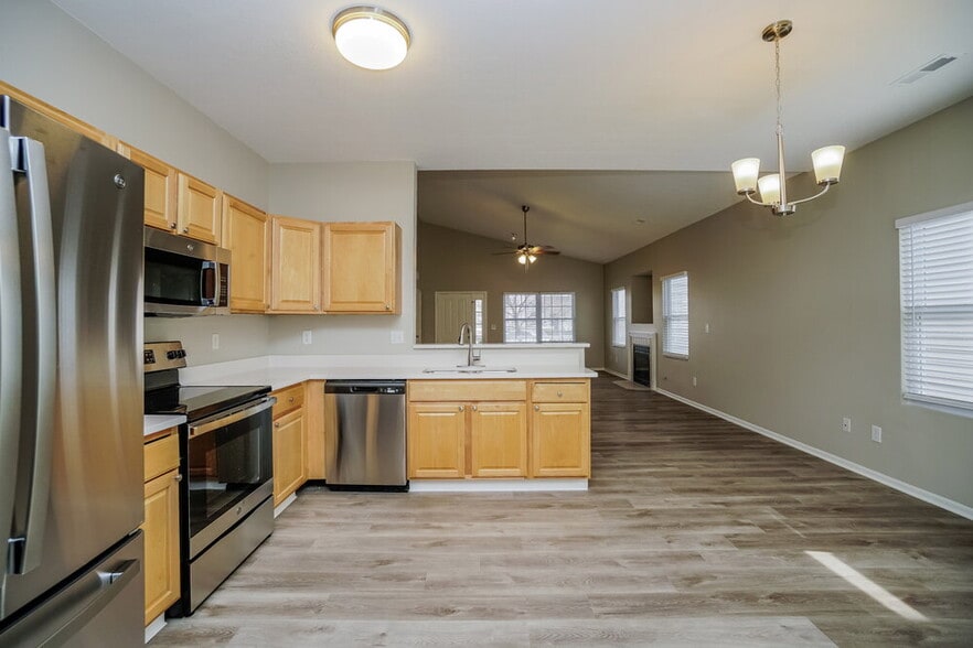 Building Photo - 4043 Summerstone Dr