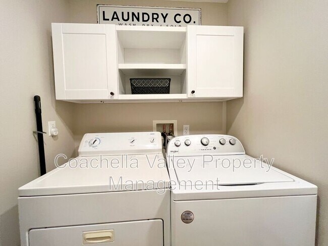 Building Photo - 84131 Azzura Way