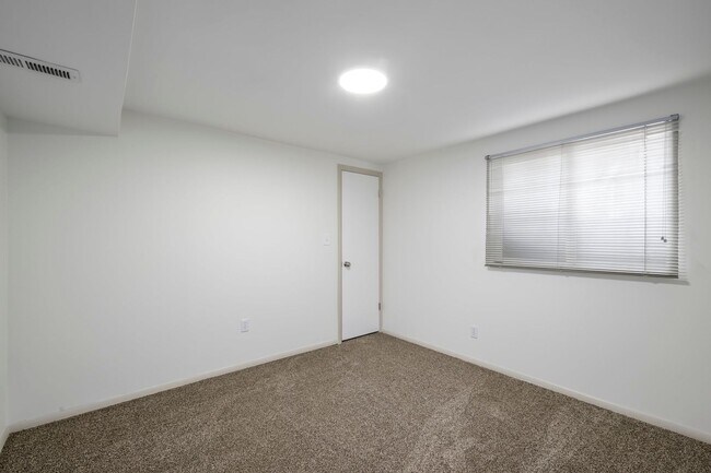 Building Photo - Gorgeous Home in Cottonwood Heights!