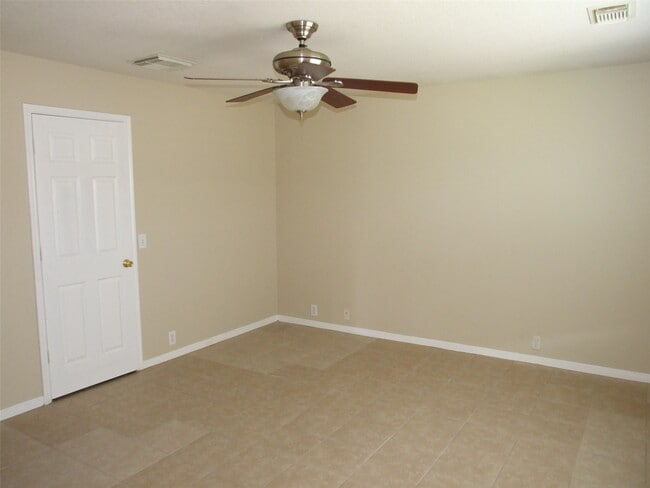Building Photo - 410 Cypresswood Haven