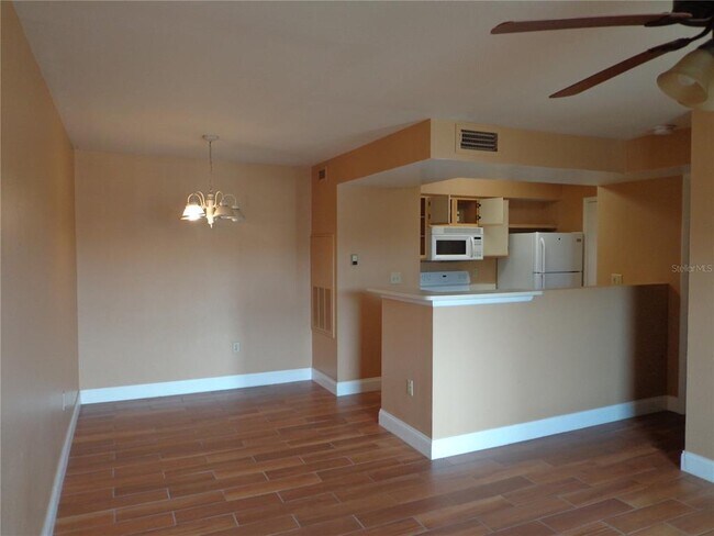 Building Photo - 3038 Parkway Blvd