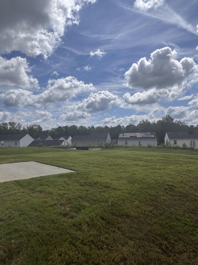 Building Photo - Charming 3-Bed, 2.5-Bath Home in Woodruff ...