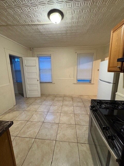 Building Photo - 315-317 Maplewood Ave