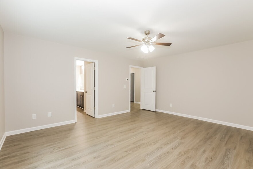 Building Photo - 1091 Cold Water Dr