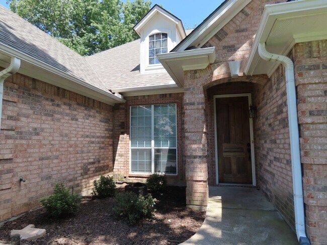 Building Photo - South Tyler/Whitehouse Schools! Gorgeous 3...