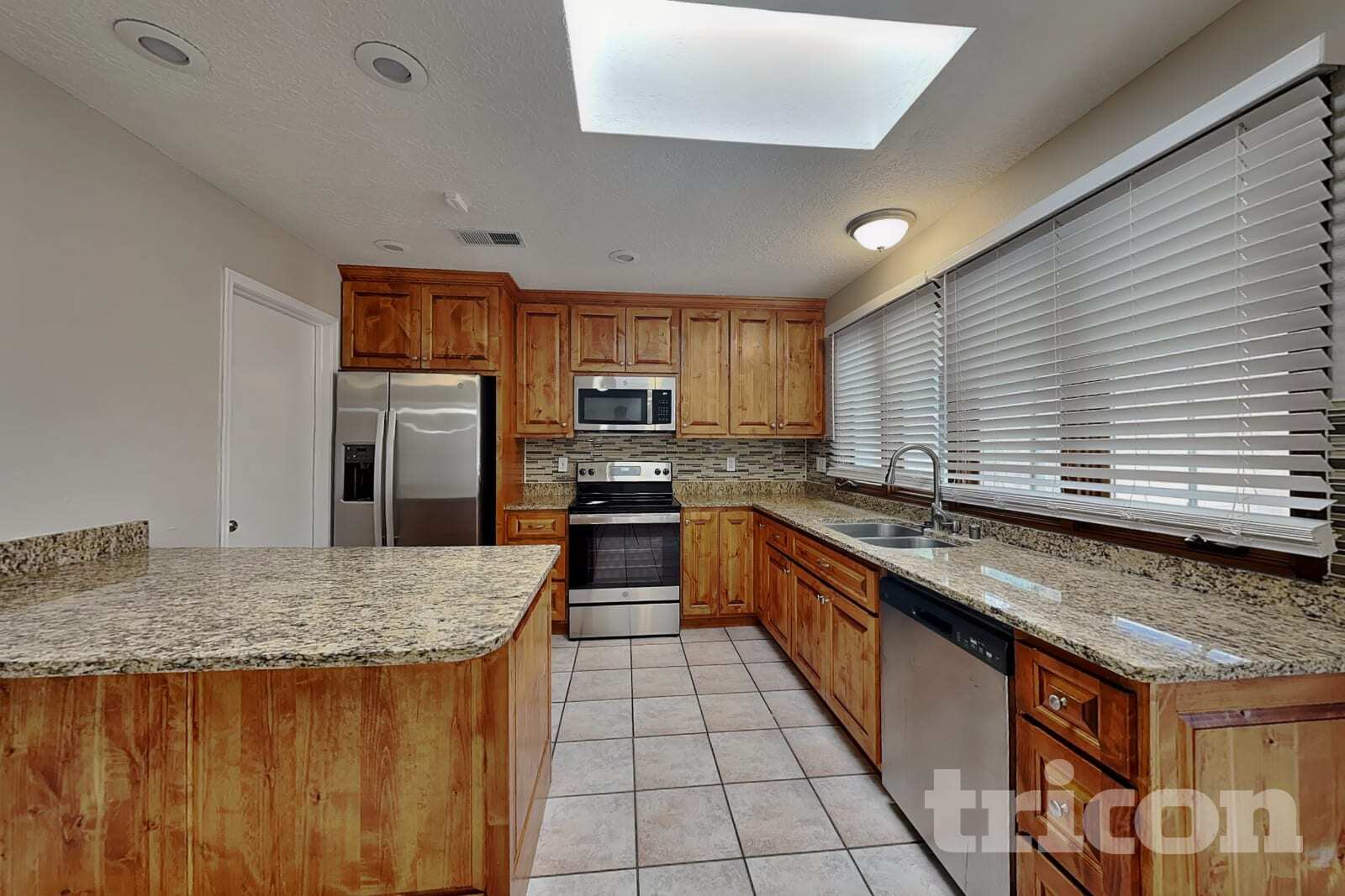 Building Photo - 1416 Nemesia Pl NE