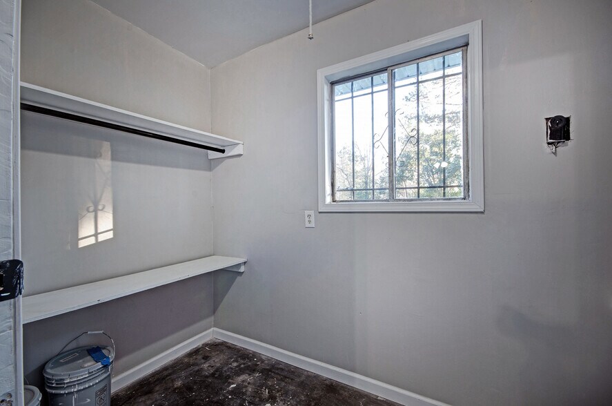 Building Photo - 351 Culley Dr