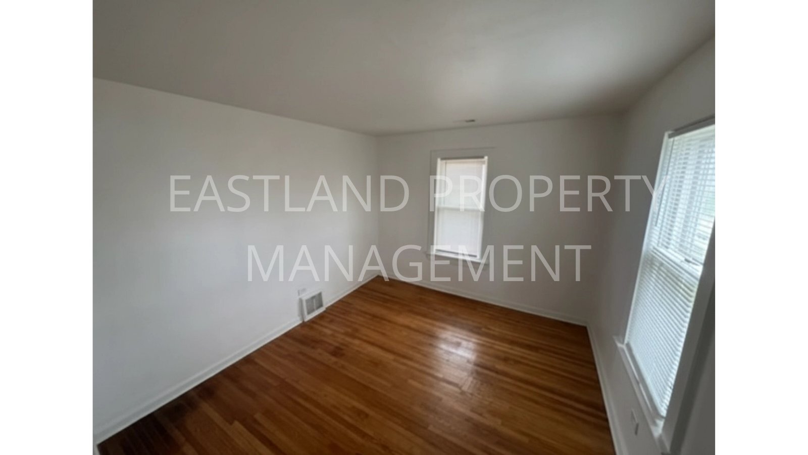 Building Photo - 823 Custer Dr