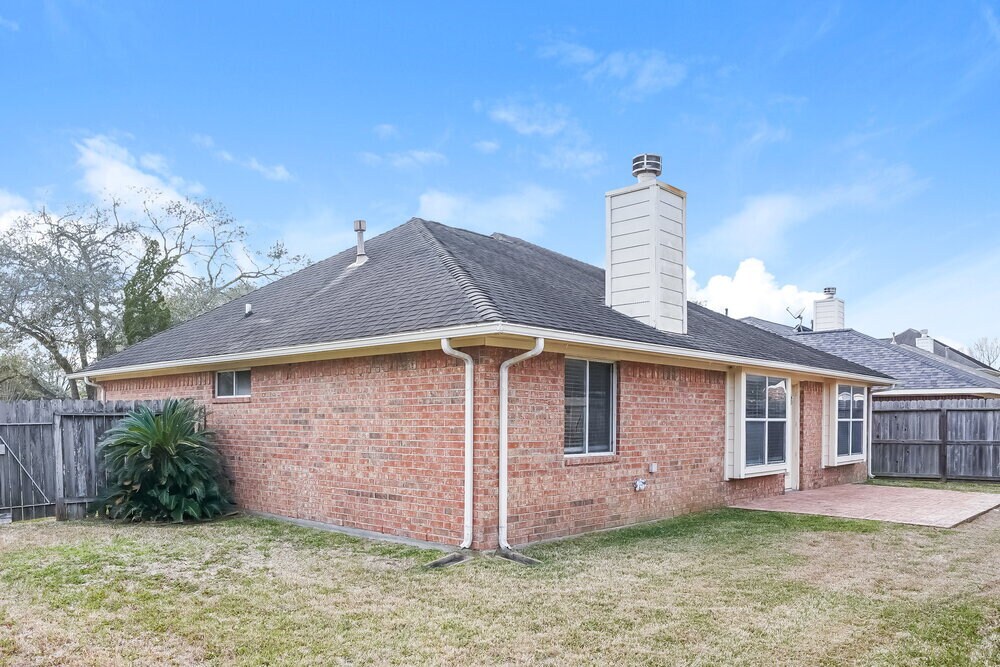 Building Photo - 814 Courtside Dr W