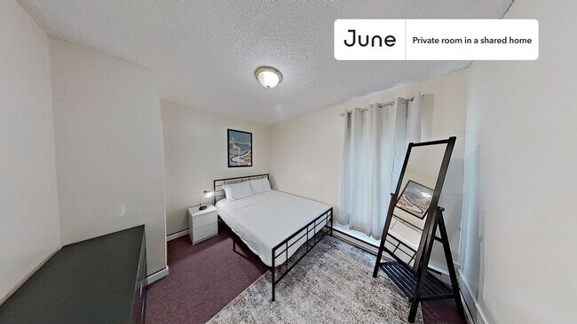 Primary Photo - Private bedroom in 3 bed/1 bath Home