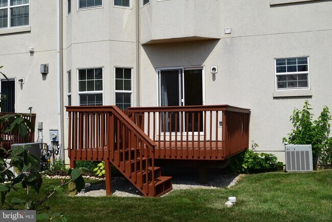 Building Photo - 713 Whitetail Cir